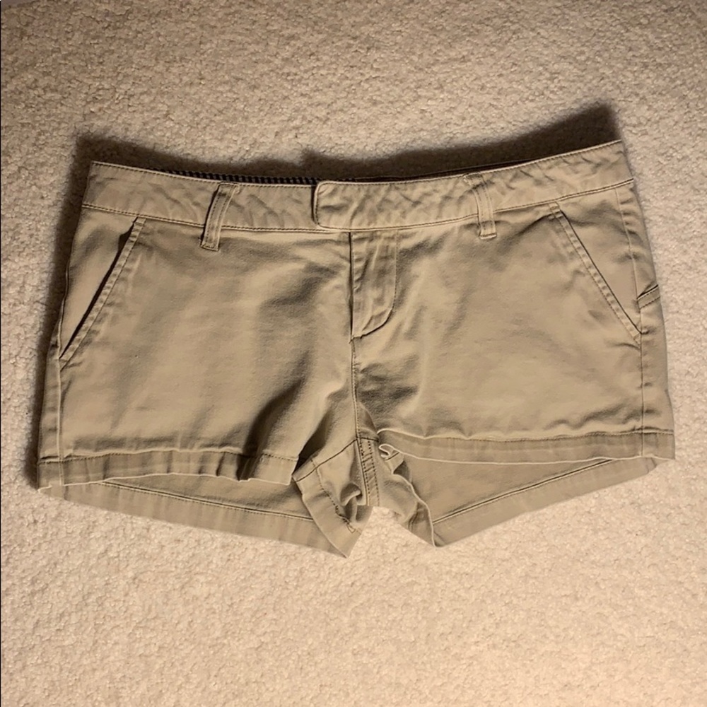 Kaki, short-shorts